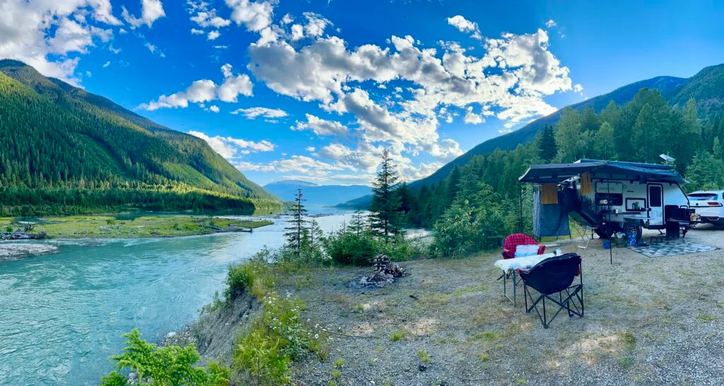 arkto campers g12 by river