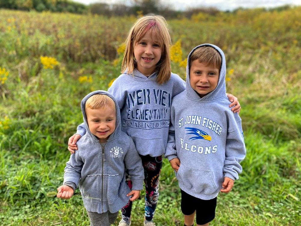 3 - KIDS ON A HIKE