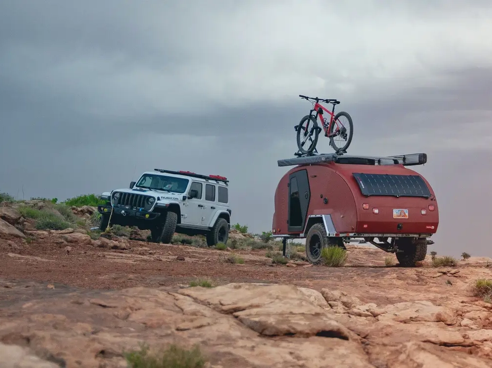 escapod topo2 with jeep wrangler