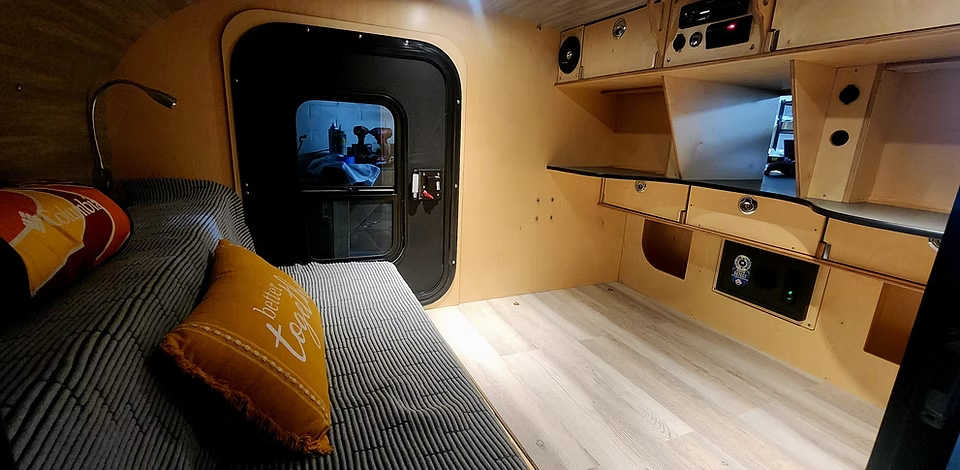 roadrunner teardrops 459 expedition delux interior 4 copy