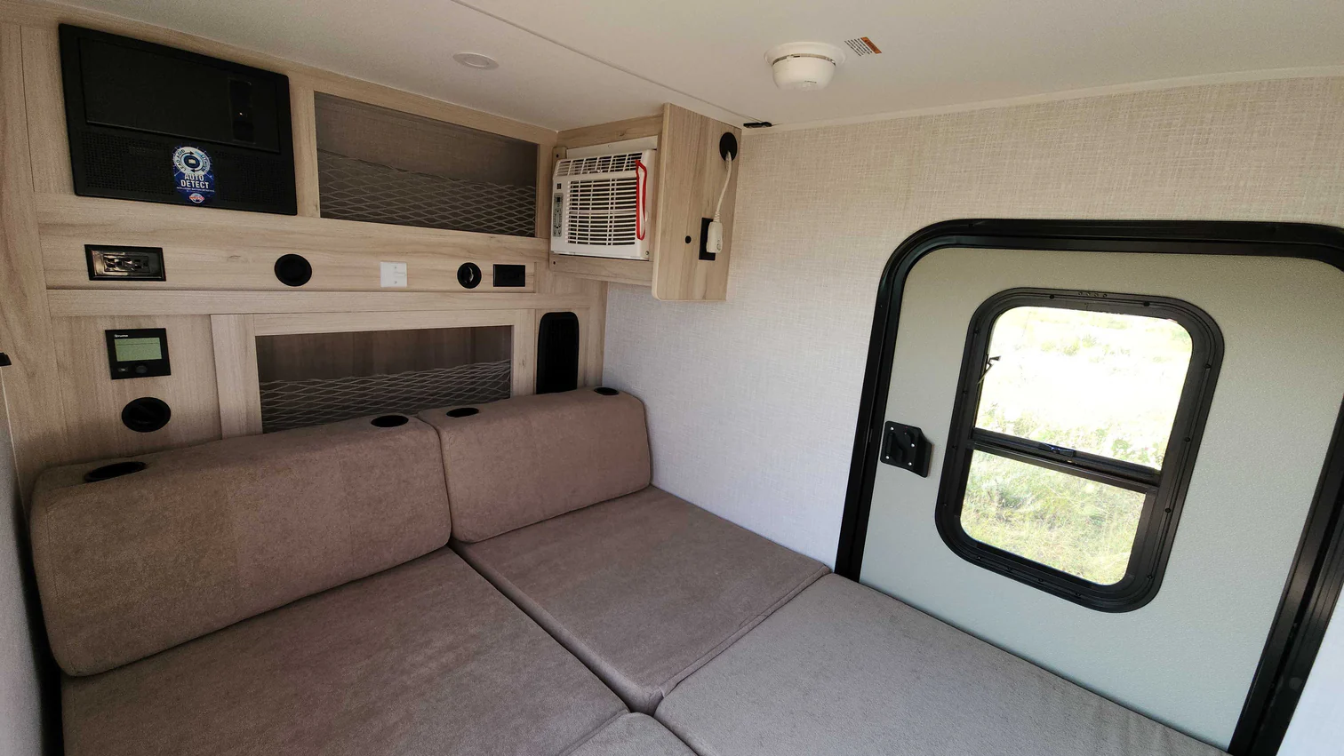 skinny guy armor 15lt interior with bed out