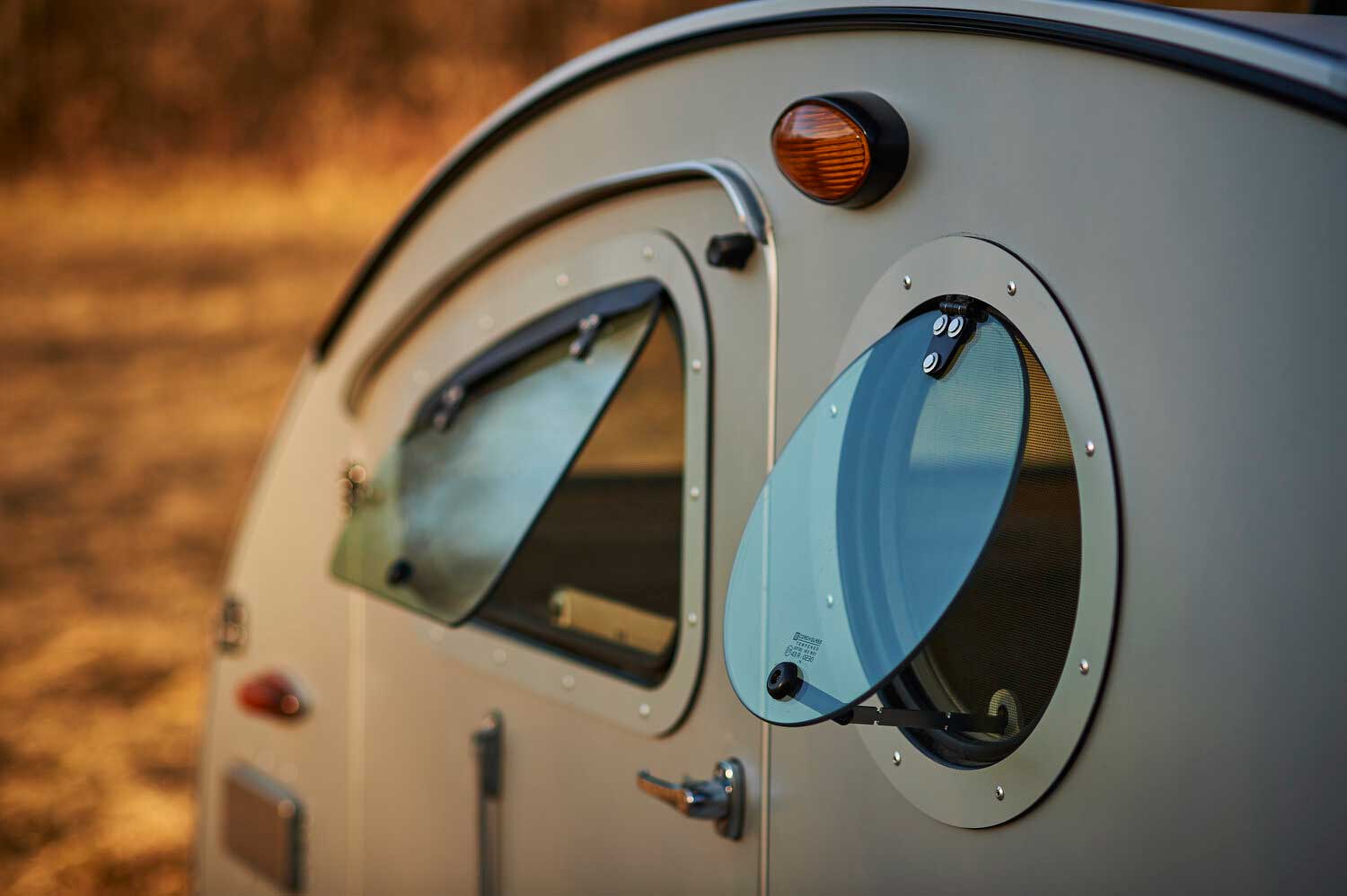 vistabule porthole window