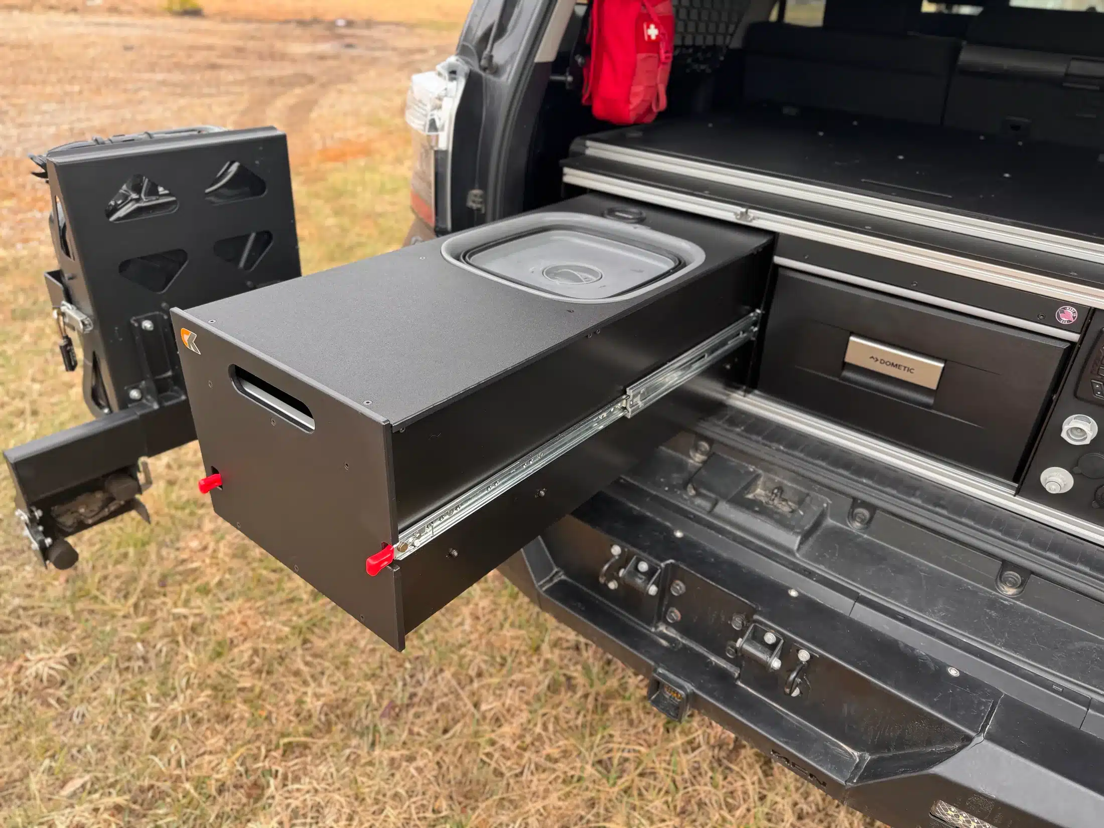 cargokits universal drawer system with sink