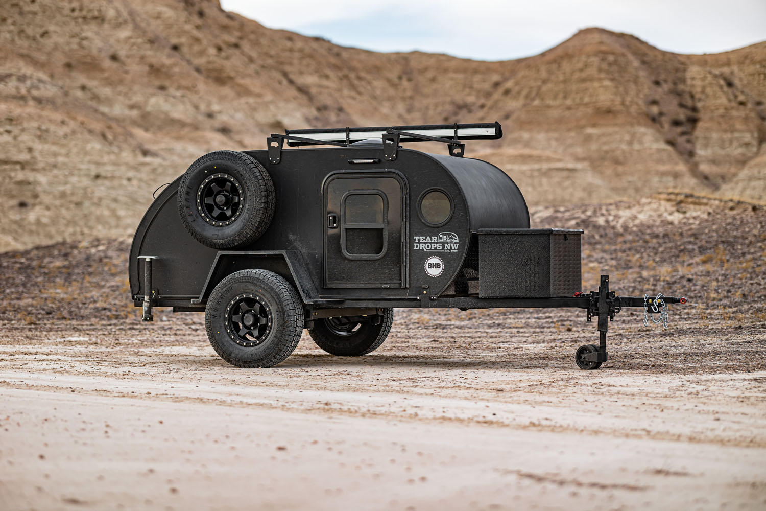 black rovikk ranger in desert