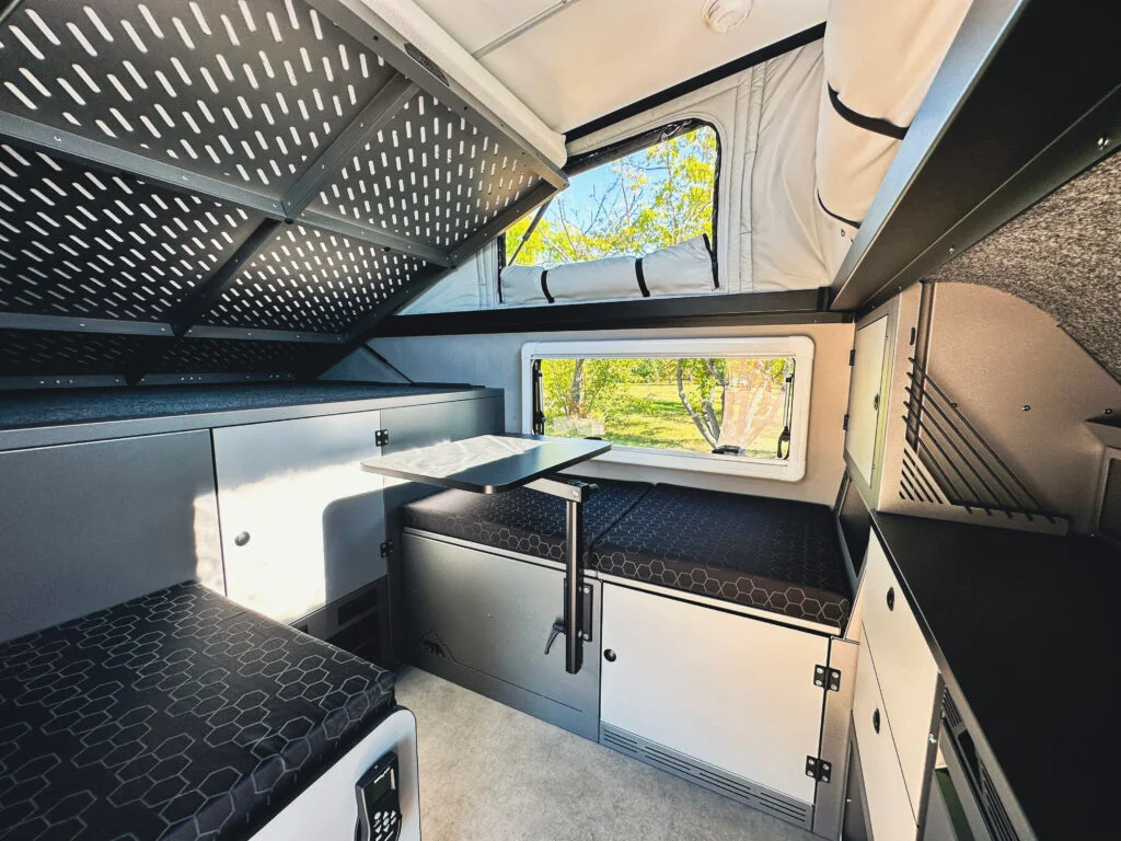 arkto c10 interior table