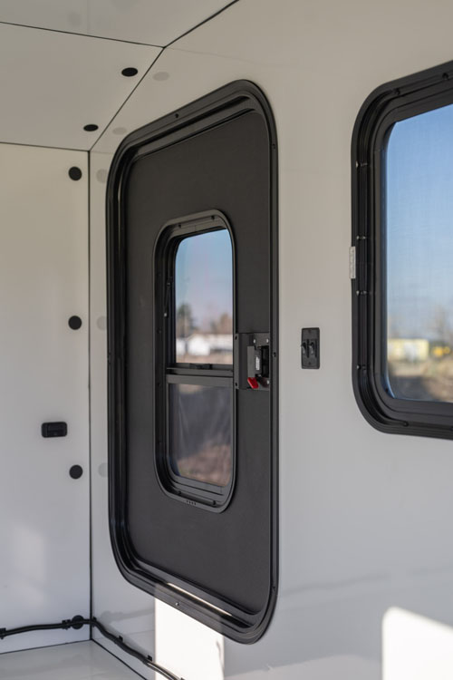 breakpoint offroad interior door