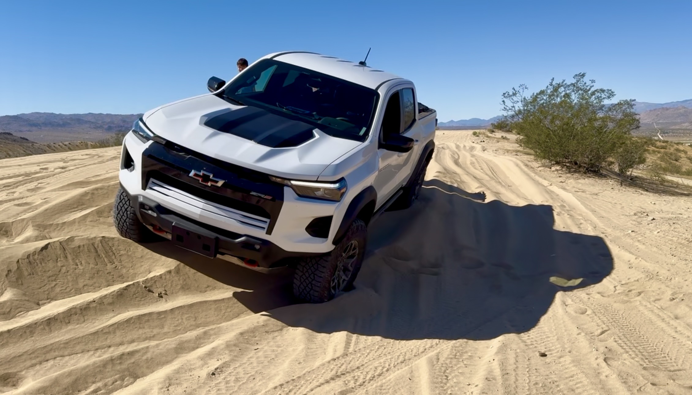 2025 Chevy Colorado ZR2 driving through sand in Joshua Tree 