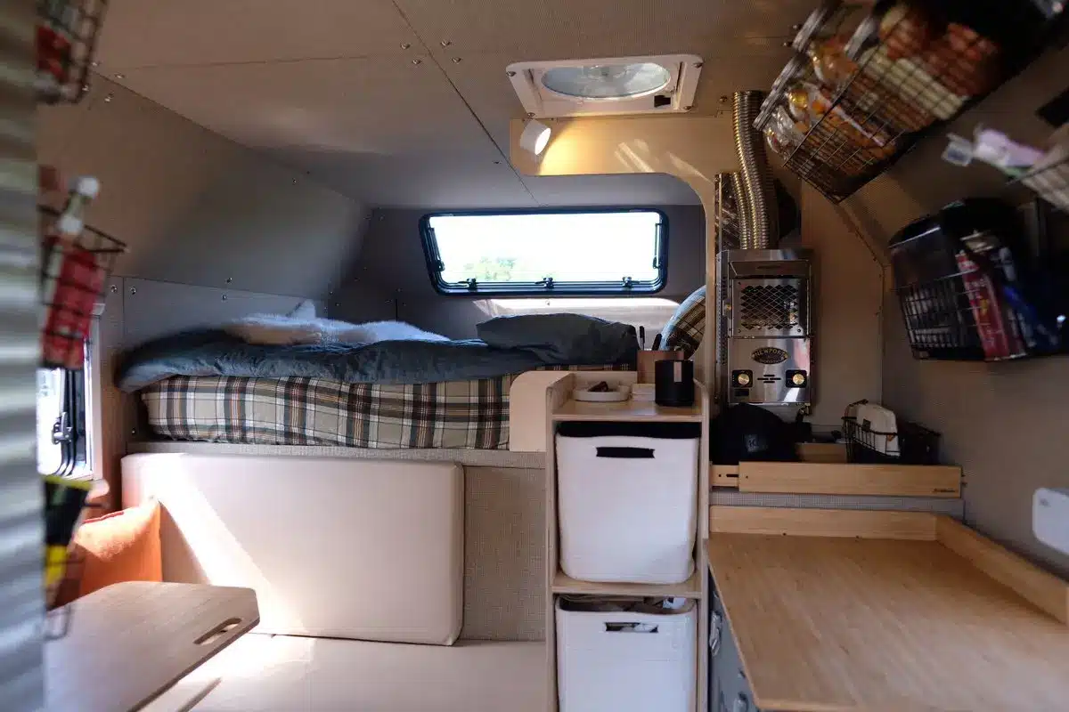 kimbo8 interior 1