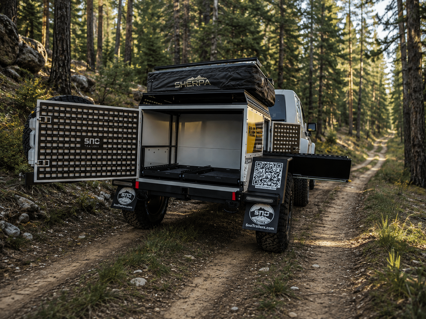 sno trailers recon on trail